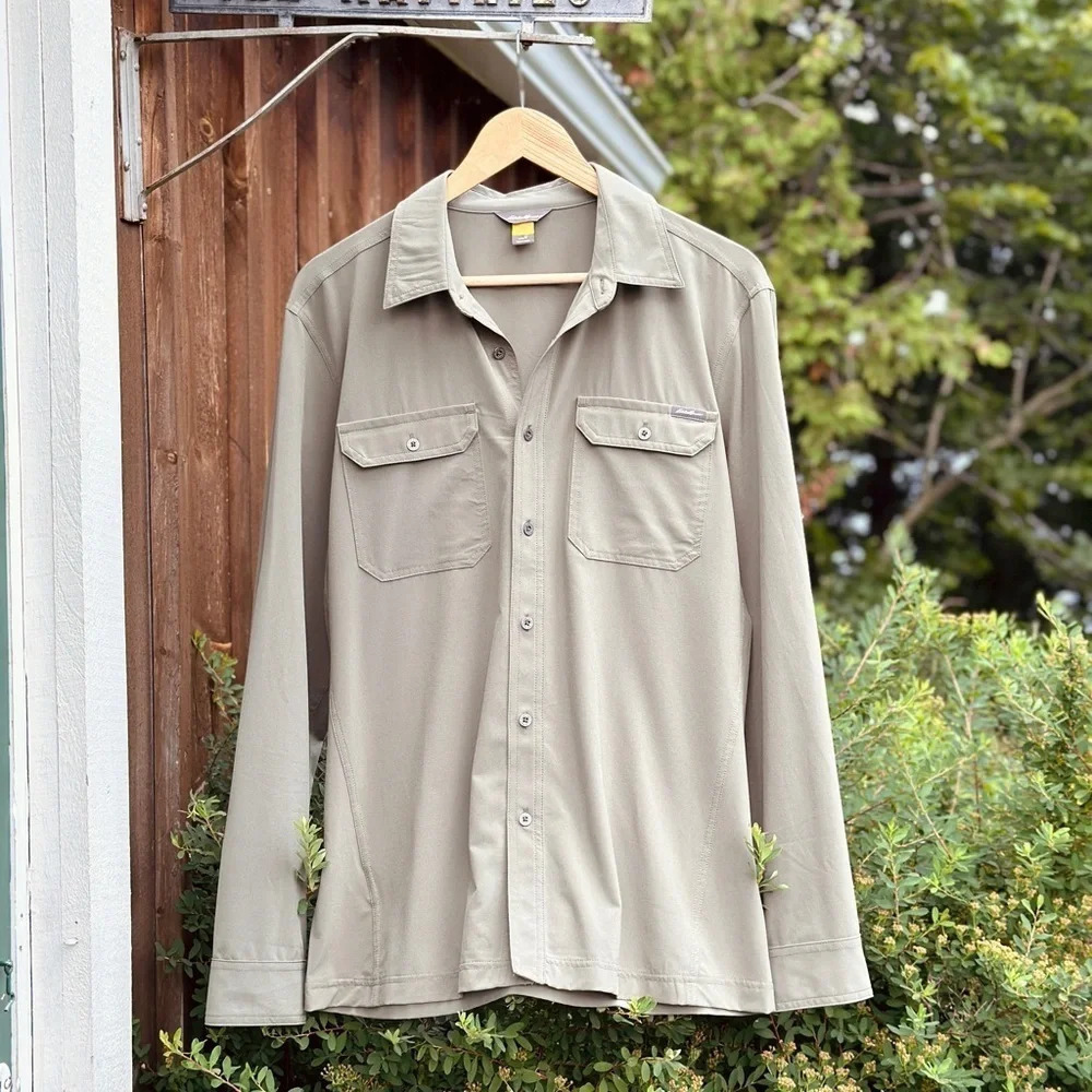 Eddie  Bauer khaki green polyester Men’s Shirt - Size M